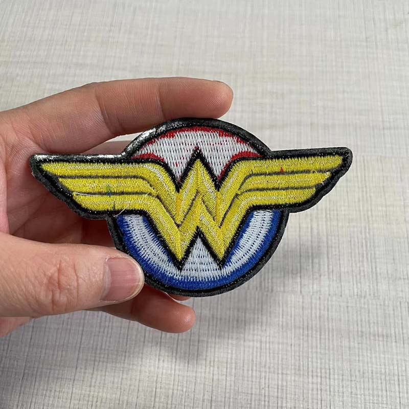 W Alphabet lettre brodé emblèm - Velcro Sew On avis et prix